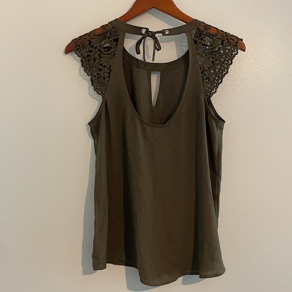 Express Tank Top - Picture 3 of 4